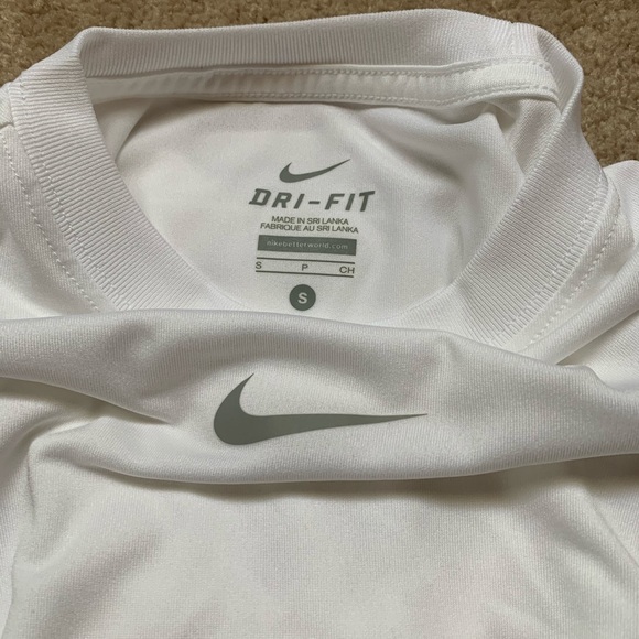 Nike boys DriFit T-shirts, white, size S and M - Picture 3 of 10